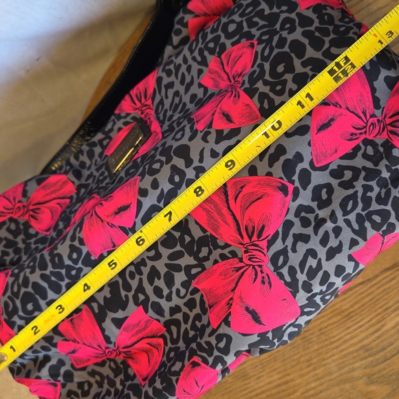 Betseyville Betsey Johnson Black and Pink Bow Women's Bag - Picture 11 of 12
